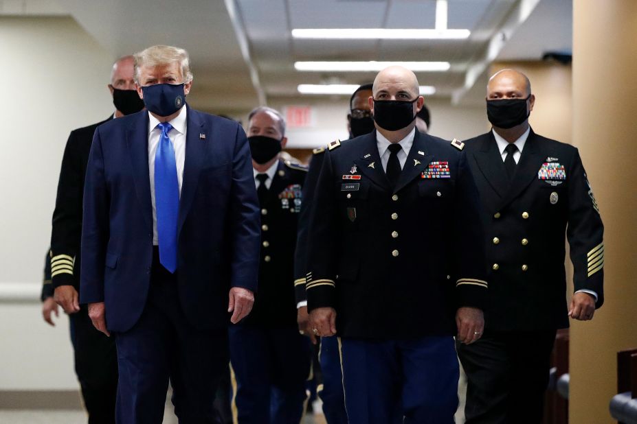 Trump wears a face mask in July 2020 as <a href=